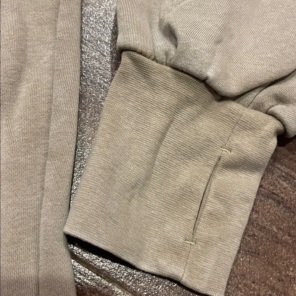 NWOT The Laundry Room Beige Sweatshirt - Picture 5 of 8